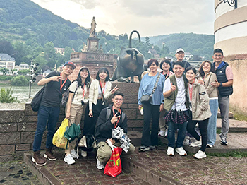 德瑞 雙雙對對 國王湖13天團員照片